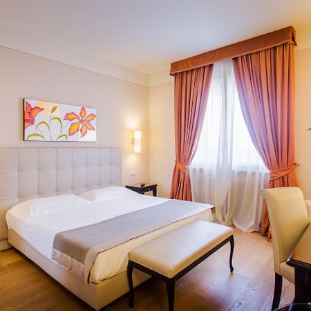 Hotel Palazzo San Lorenzo & Spa Colle Val D'Elsa Exterior photo